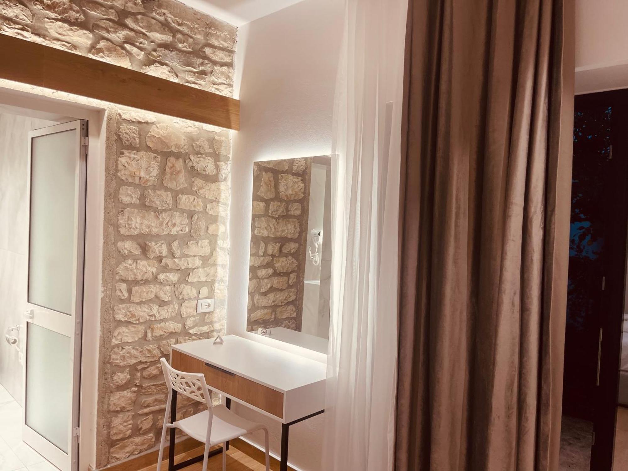 Comfort Guest Rooms Vila Hm Саранда Экстерьер фото