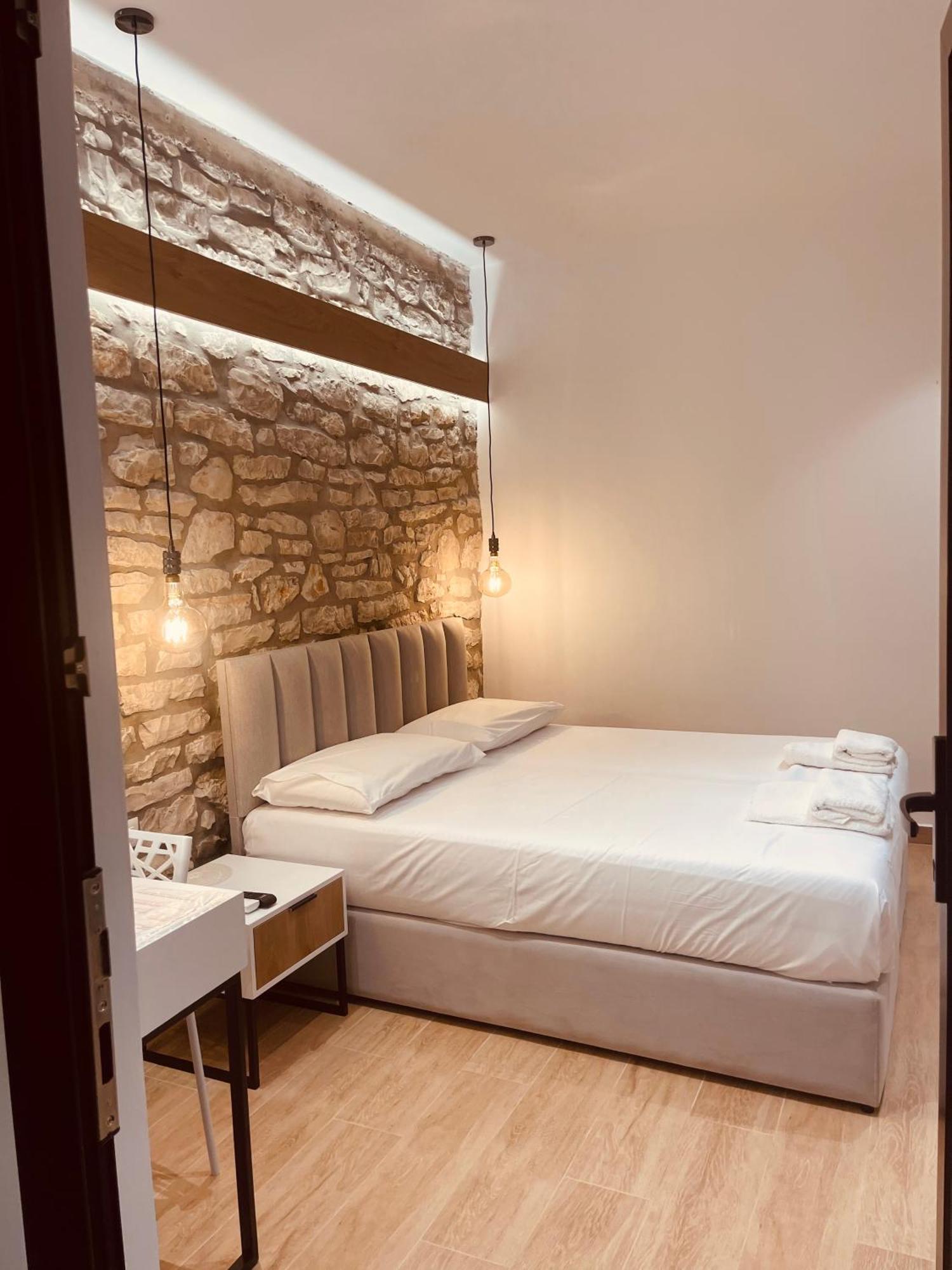 Comfort Guest Rooms Vila Hm Саранда Экстерьер фото